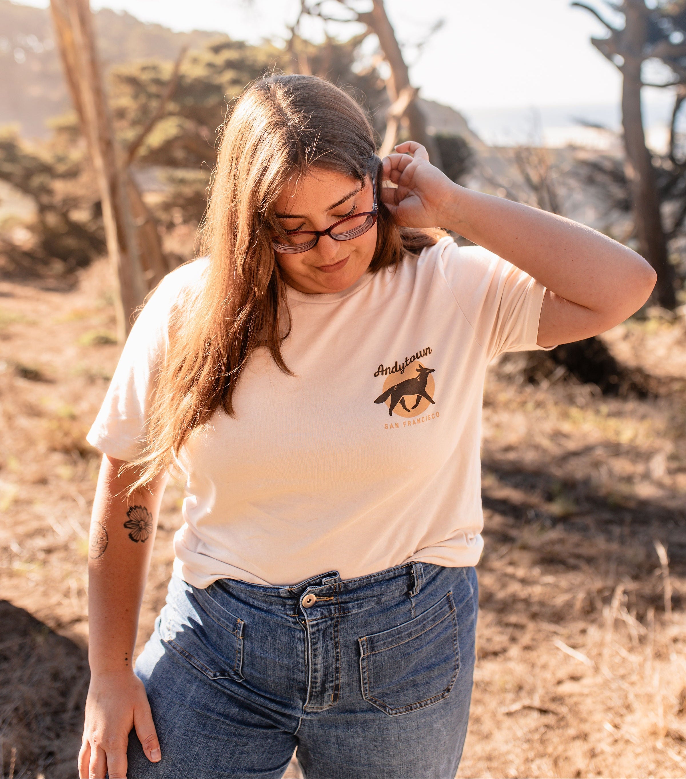 Fogtown Coyote Tee in Dust